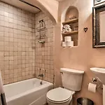 Chic Adobe-style In Historic Santa Fe! Holiday home *