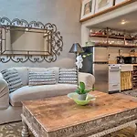 Chic Adobe-style In Historic Santa Fe! Holiday home *